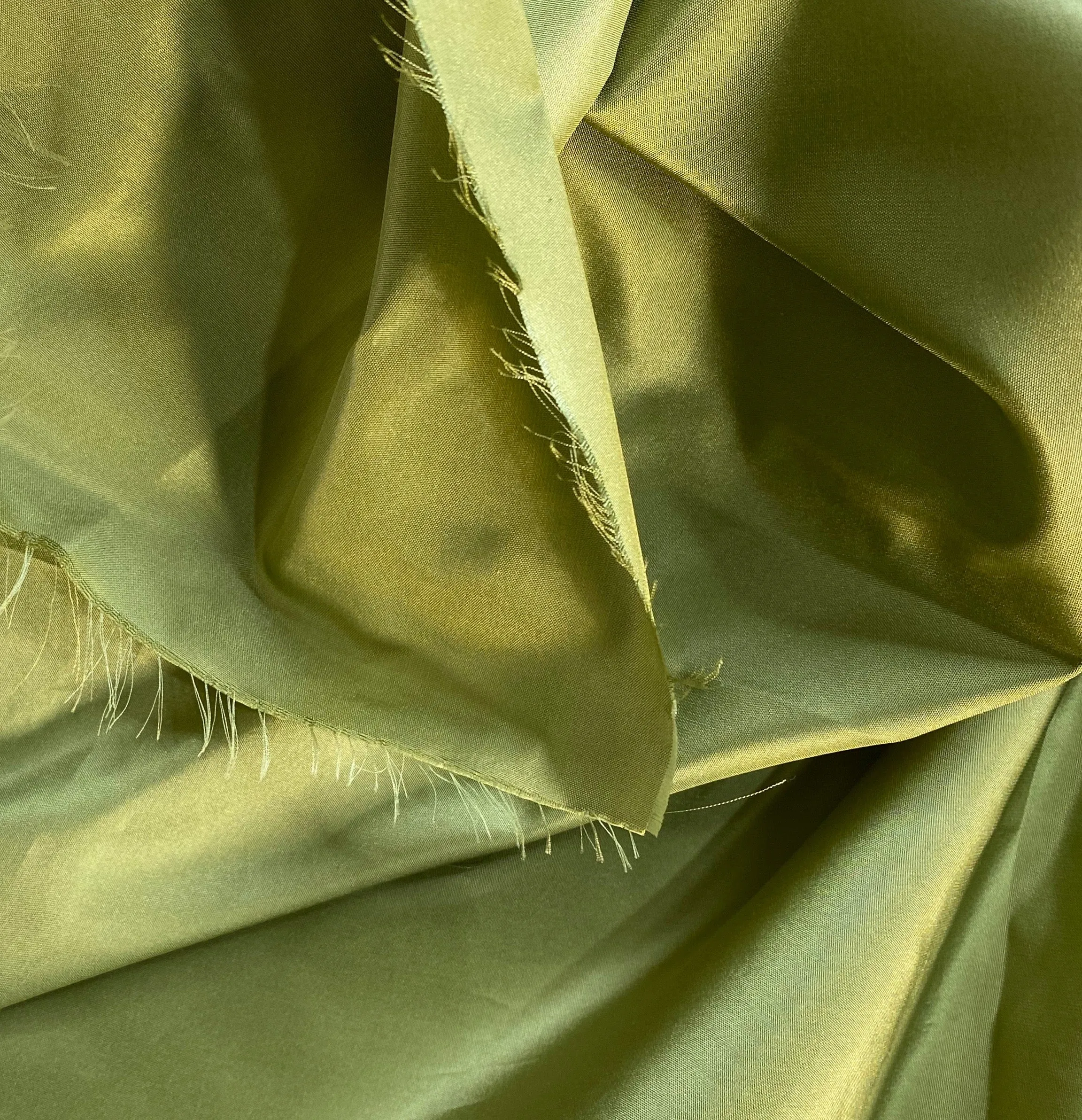 NEW Lady Lisa Designer 100% Silk Taffeta Fabric - Solid Pistachio Green