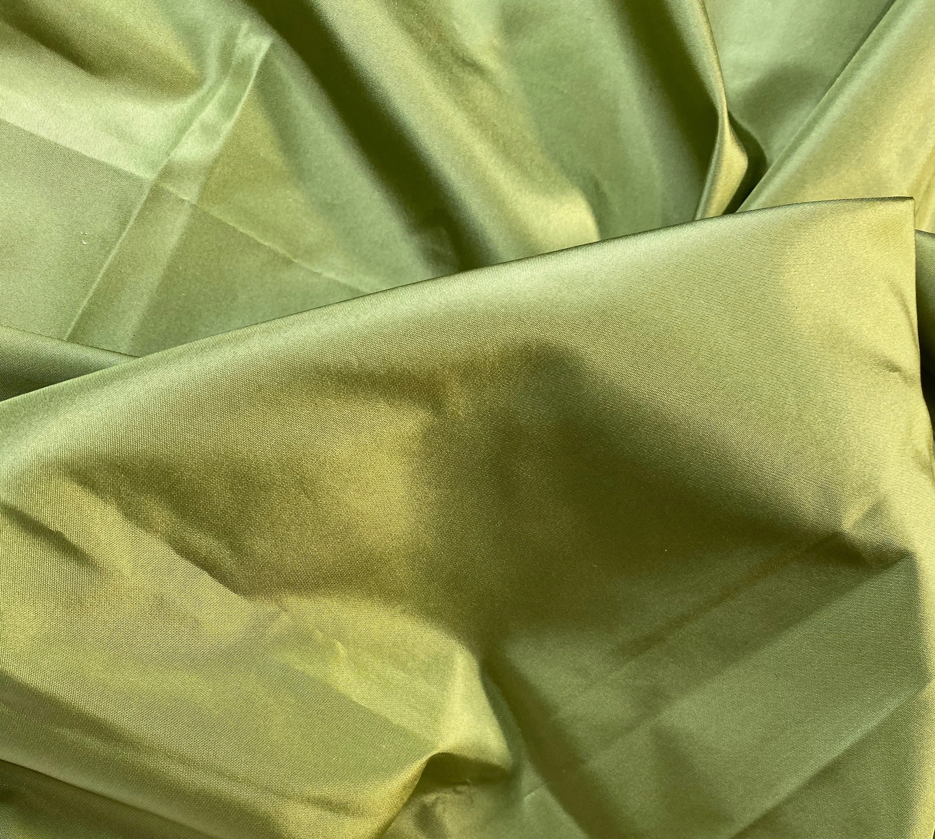 NEW Lady Lisa Designer 100% Silk Taffeta Fabric - Solid Pistachio Green