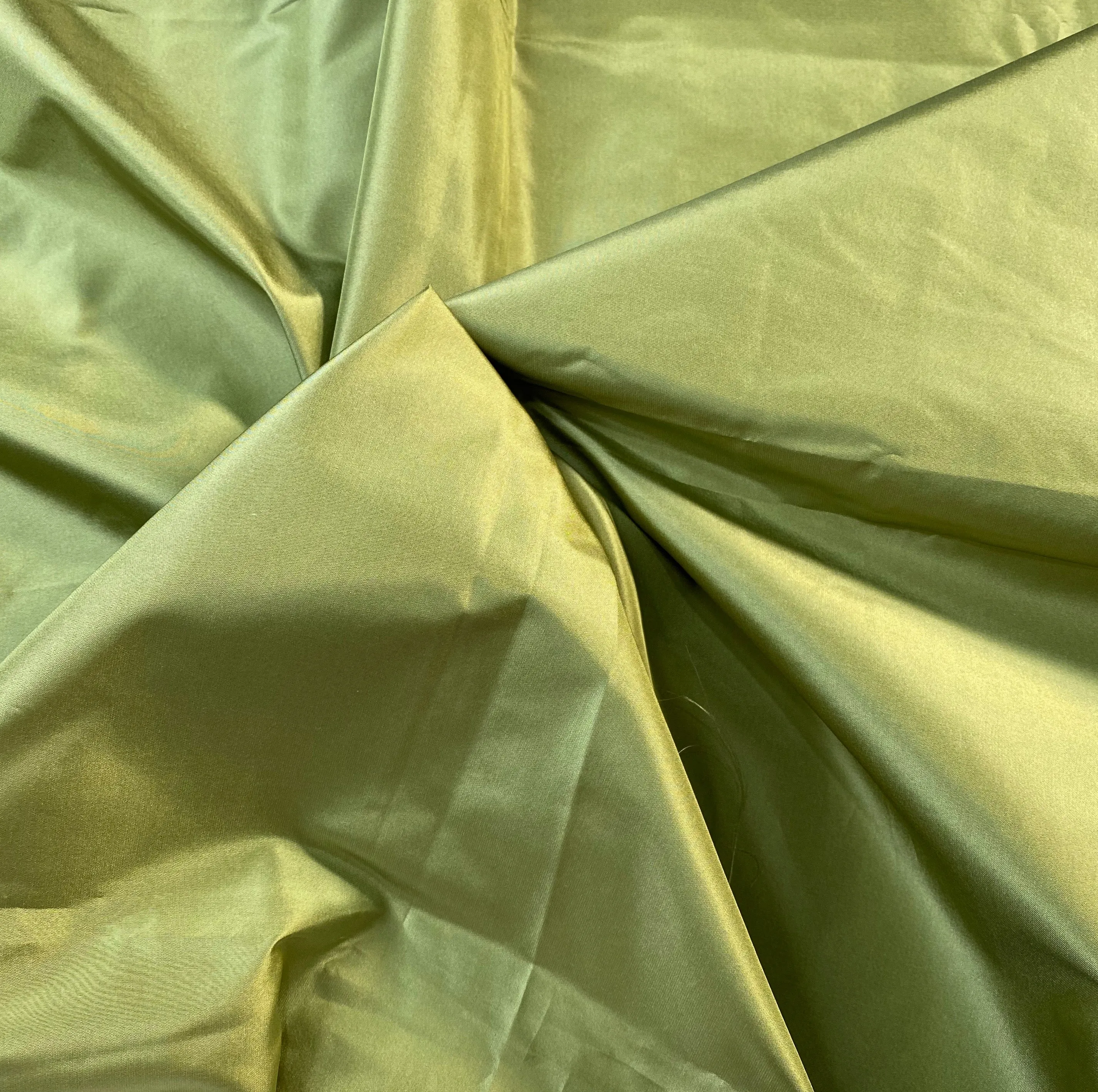 NEW Lady Lisa Designer 100% Silk Taffeta Fabric - Solid Pistachio Green